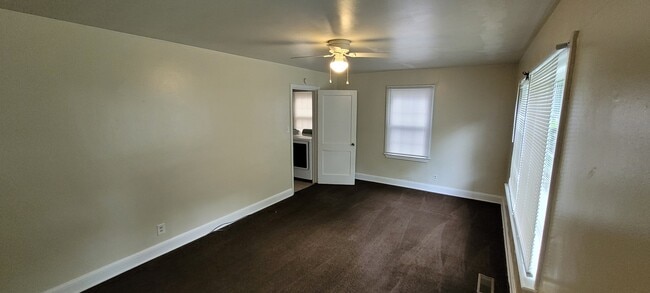 Building Photo - 308 Marshall St