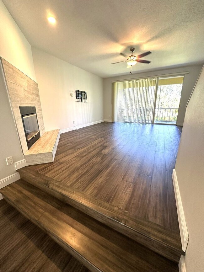 Foto del edificio - TIERRA VERDE - Updated Unfurn. Annual - 3 BR/3.5 BA, 2 CG Tandem Garage