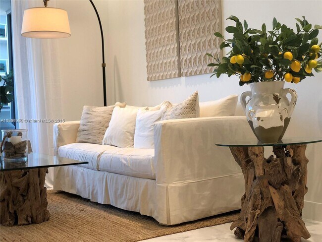 Building Photo - 488 NE 18th St