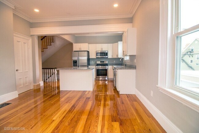 Building Photo - 40 Humphreys St