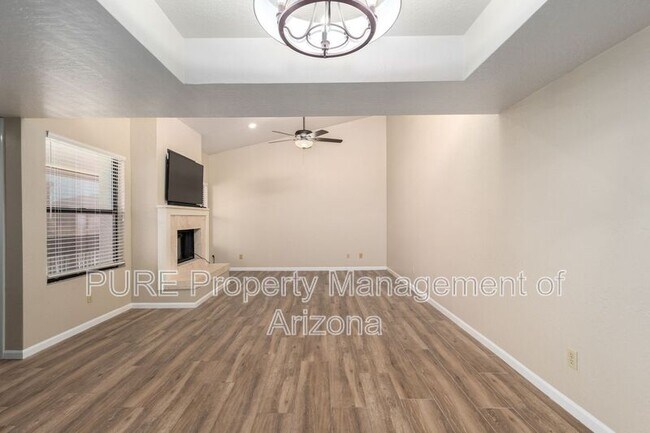 Building Photo - 7800 E Lincoln Dr