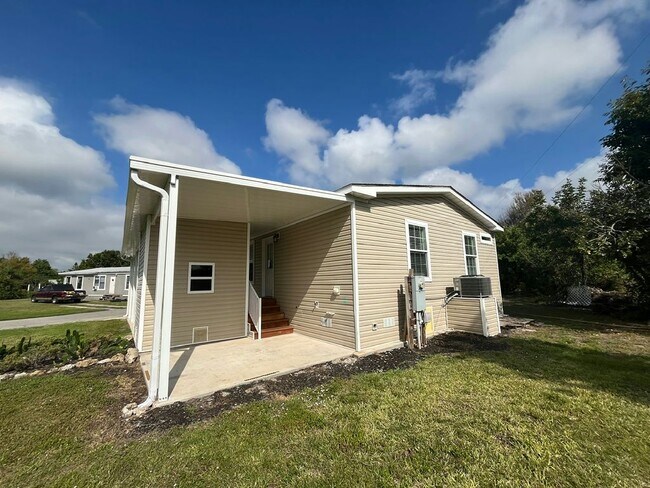 Building Photo - 568 Leopard Ln