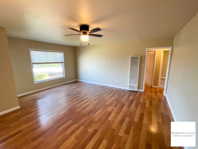 Building Photo - NEW LISTING! Updated and Charming, 2BR Hom...