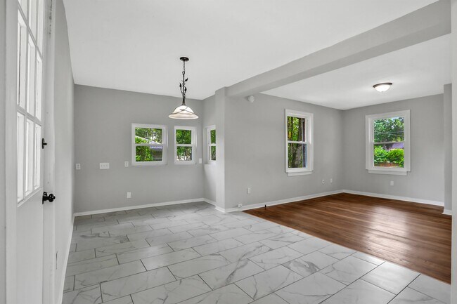 Foto del edificio - 9721 Jupiter Ct S