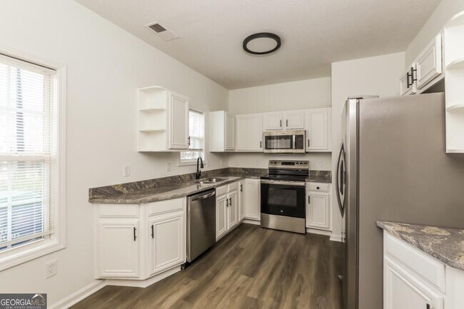 Foto del edificio - 2555 Flat Shoals Rd
