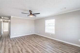 Building Photo - 725 10th St