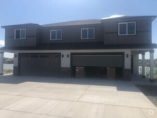 Building Photo - 1417 W Lakeside Dr