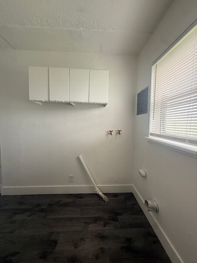 Foto del edificio - 9523-9525 Charlotte St
