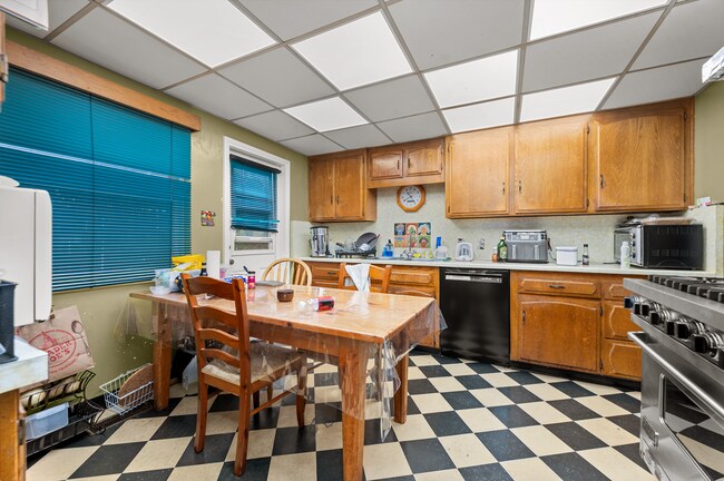 Building Photo - 4 Bed/2 Bath House - Walk to SDSU!