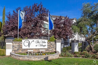 Building Photo - The Villas at Villaggio