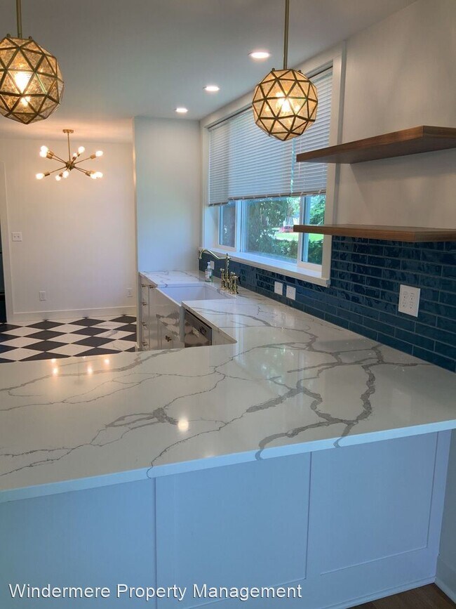 Foto del edificio - 4 br, 2 bath House - 702 E Alder Street