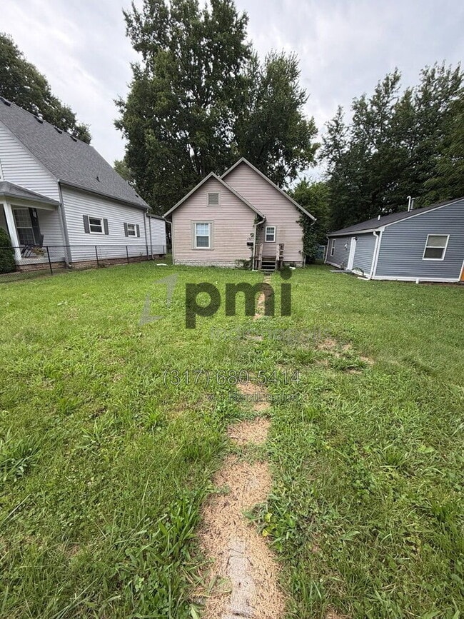 1327 W 32nd St