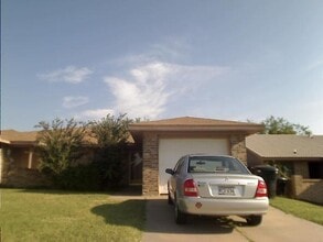 Building Photo - 4674 Marlboro Dr