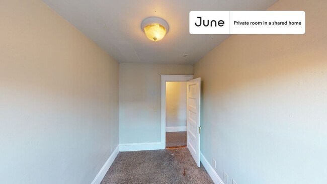 Foto del edificio - Room in Shared 5 bed/2 bath home
