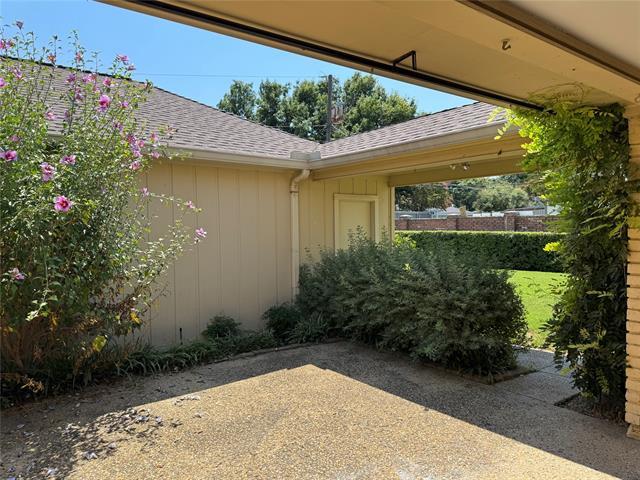 Building Photo - 3784 Weeburn Dr