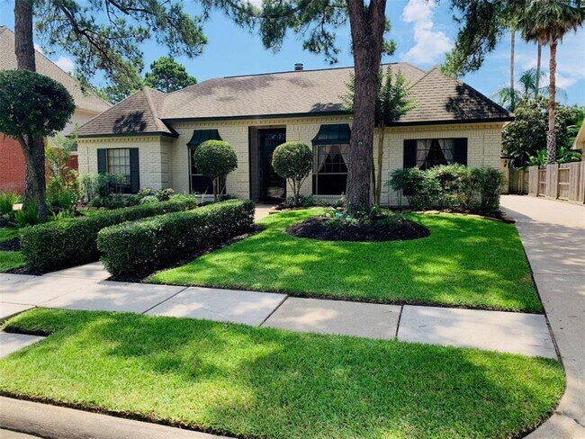 Foto del edificio - 16215 Rainbow Lake Rd