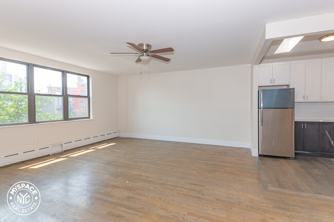 Building Photo - 1468 Myrtle Ave