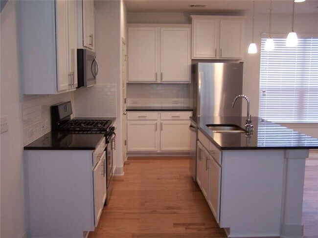 Foto del edificio - 2214 Capulet St