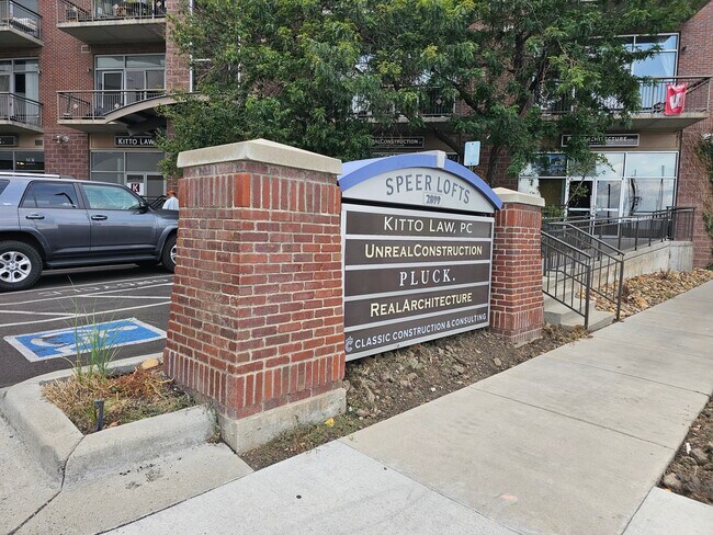 Foto del edificio - 2899 N Speer Blvd