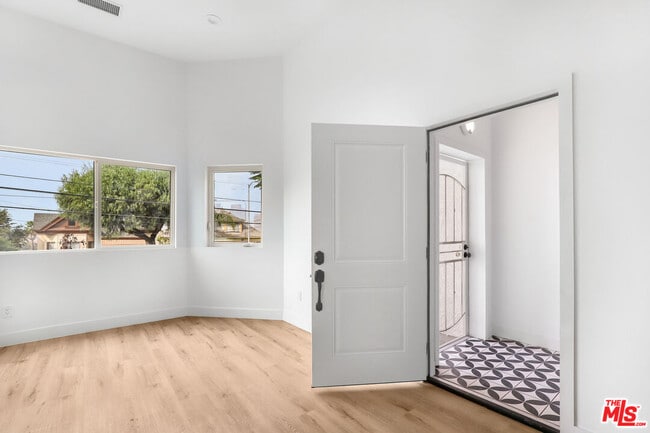 Foto del edificio - 1437 Pleasant Ave