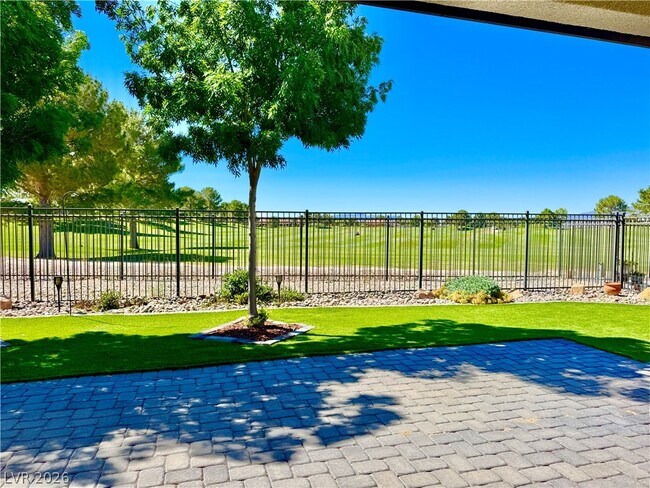 Foto del edificio - 5025 E Beacon Ridge Dr