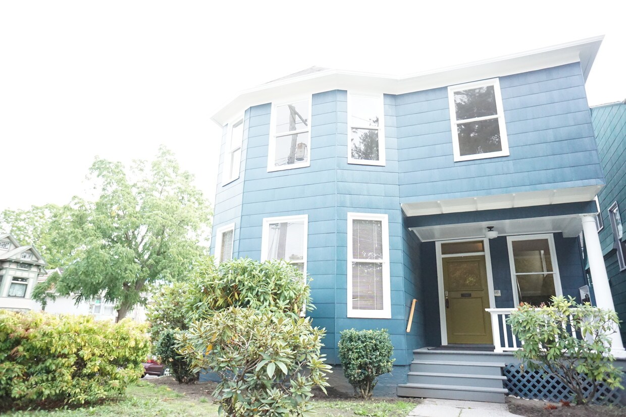 Primary Photo - 702 6th Ave