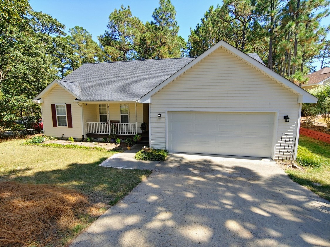 6 Lassiter Ln, Pinehurst, NC 28374 House Rental in Pinehurst, NC