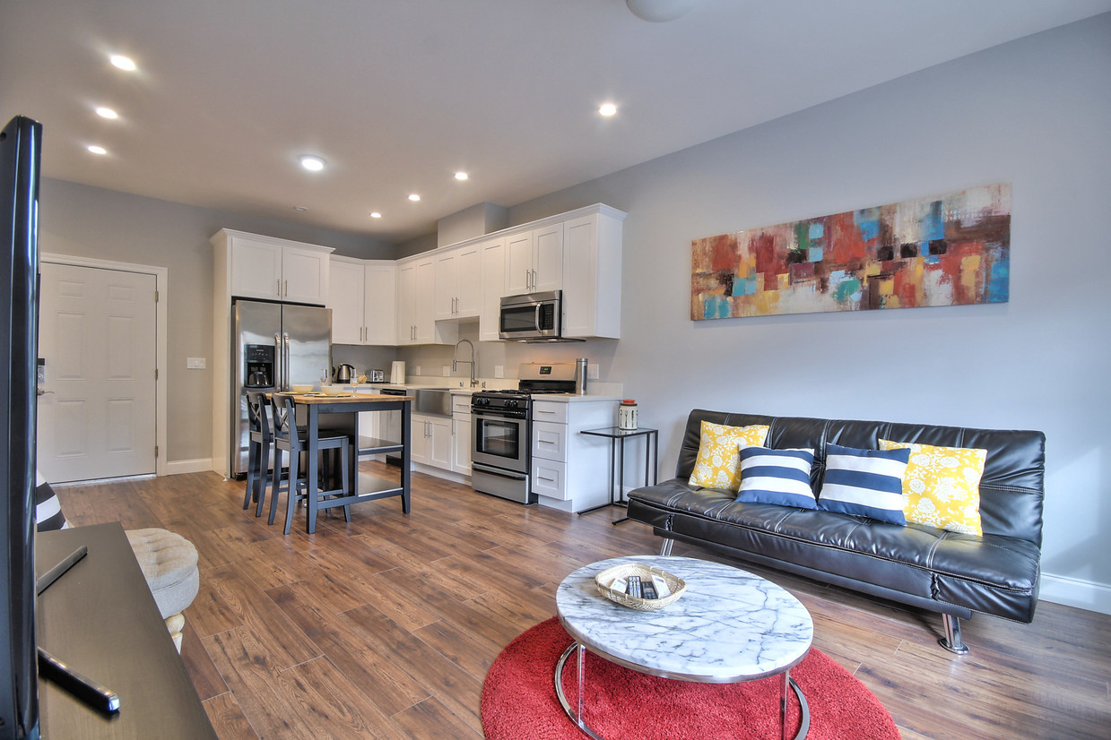 Living Room Opnen Kitchen - 204 Valencia St