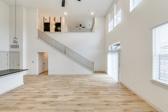 Building Photo - Burnett Lofts at Bishop Ridge