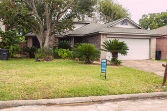 Building Photo - 13106 Hollowcreek Park Dr