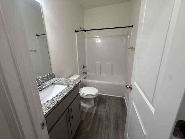 Foto del edificio - 113 W Langdon Ave