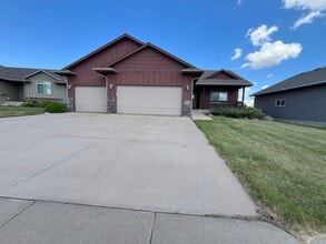 Building Photo - 3814 Homerun Ave