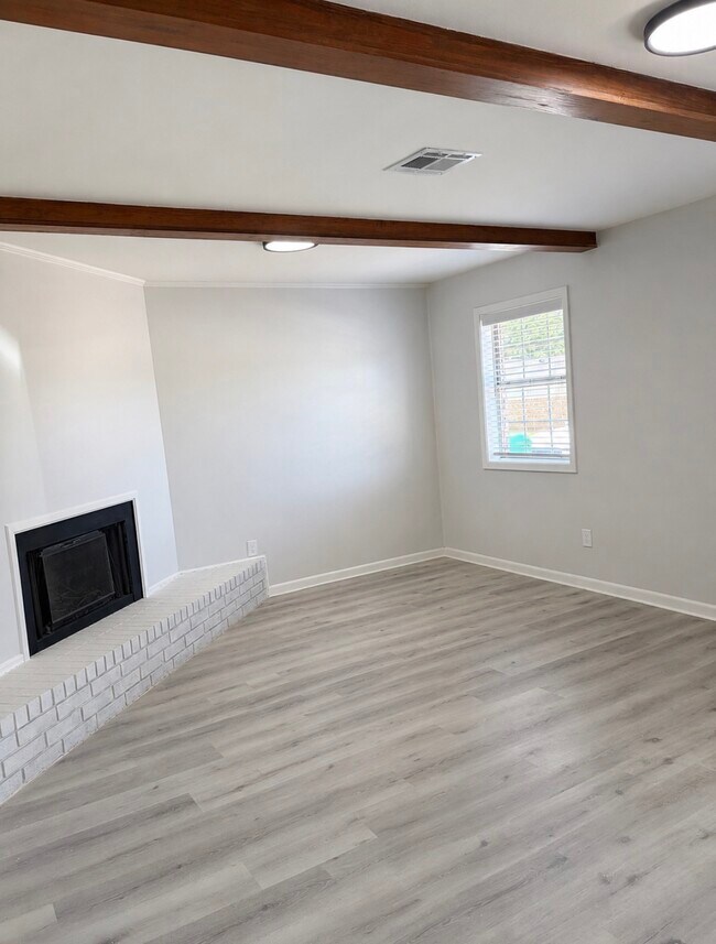 Foto del edificio - 133 Westridge Dr