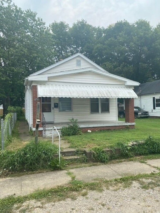 Foto principal - 1710 S Kerth Ave