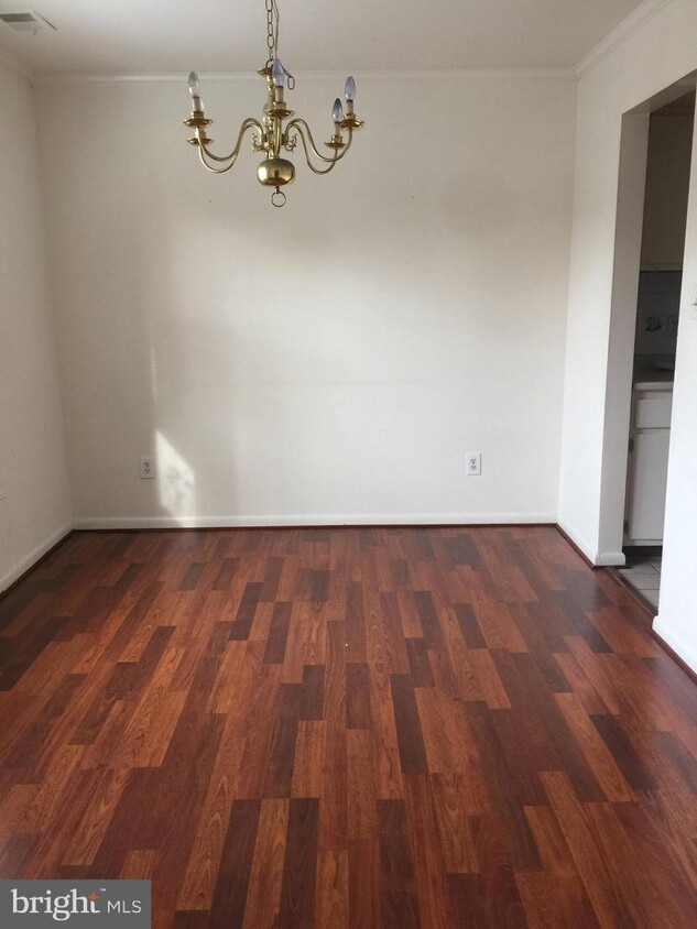 Foto principal - 8227 Wycliffe Ct