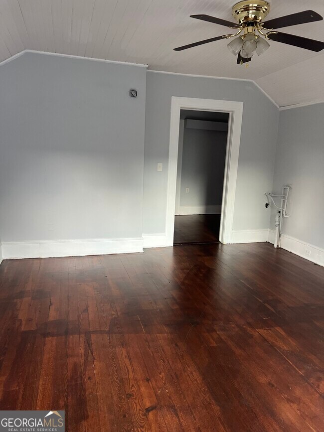 Foto del edificio - 92 Woodlawn Ave