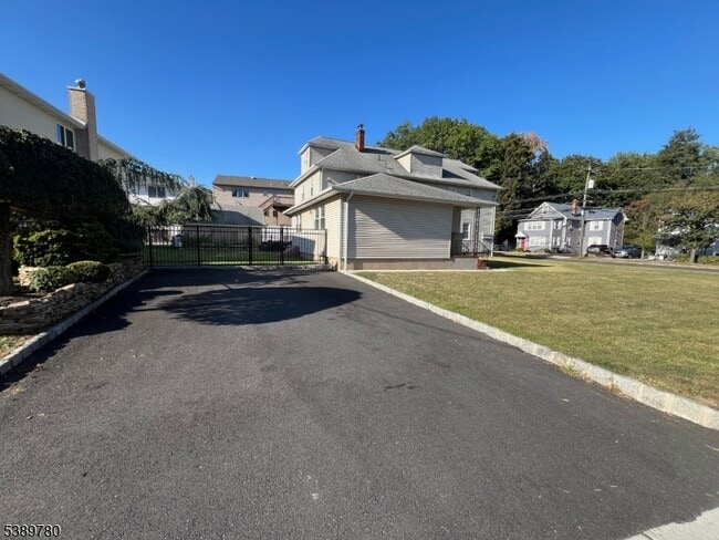 Building Photo - 215 Saddle River Rd