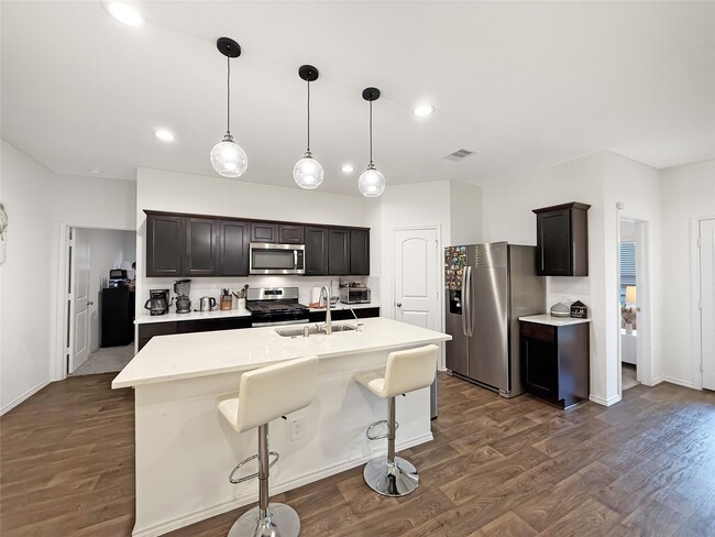 Foto del edificio - 5111 Ternberry Frst Ln