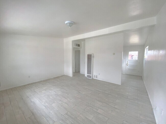 Foto del edificio - 2125 Garrison Rd