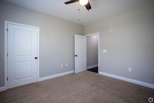 Foto del interior - McDowell Creek Court