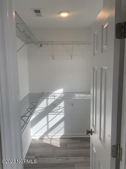 Building Photo - 321 S Pointe Dr