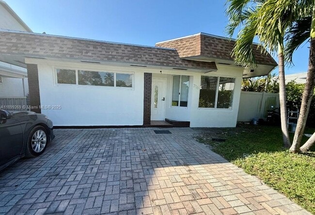 Bright & Updated 2-Bedroom, 2-Bath Home wi... - Bright & Updated 2-Bedroom, 2-Bath Home wi...