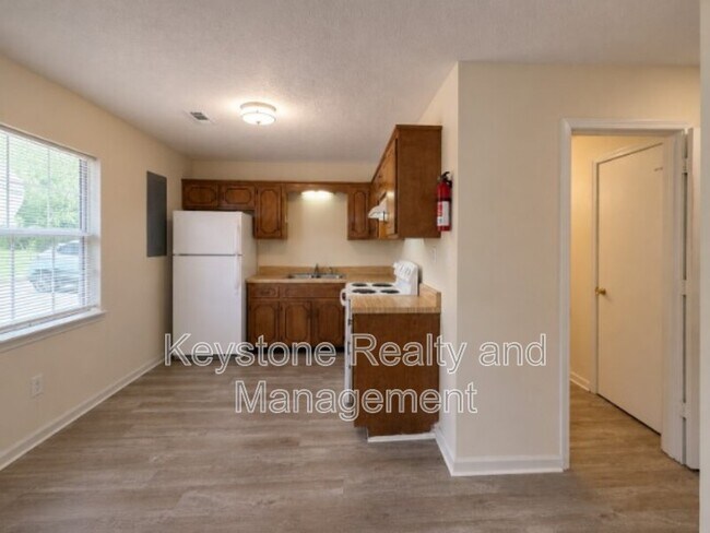 Foto del edificio - 1375 Thompsonville Ln