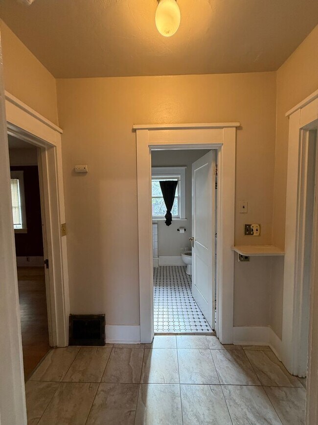 Foto del edificio - Vintage Victorian-Style Home | 3 Bed | 2 B...