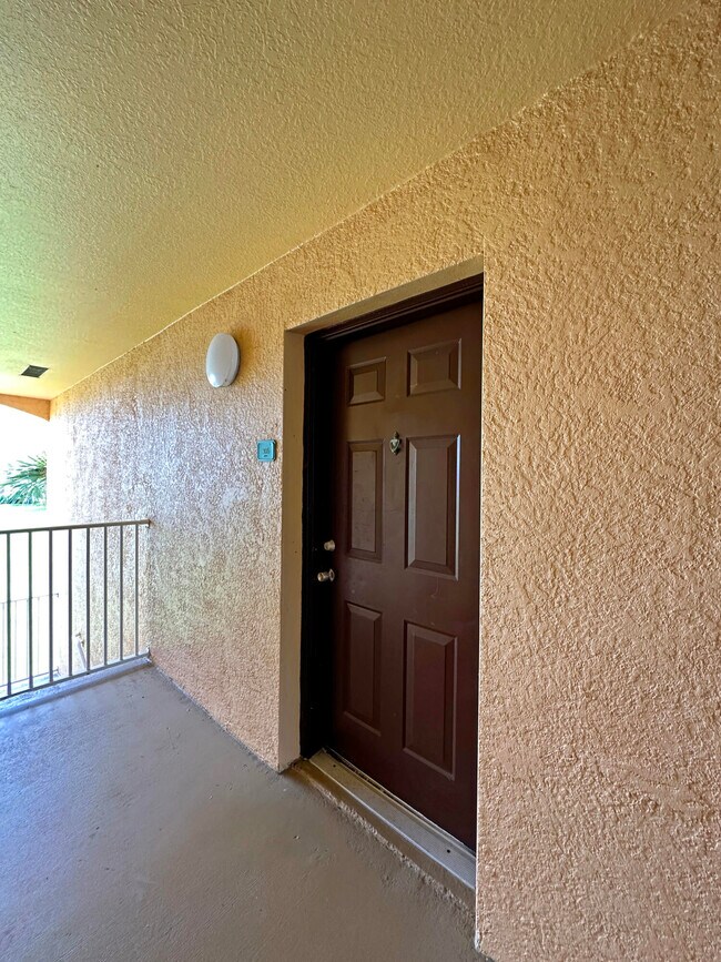 Foto del edificio - 131 SW Palm Dr