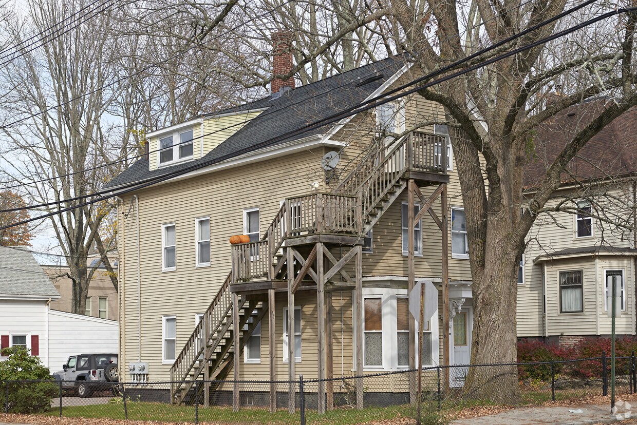 Building Photo - 19 Mechanic St