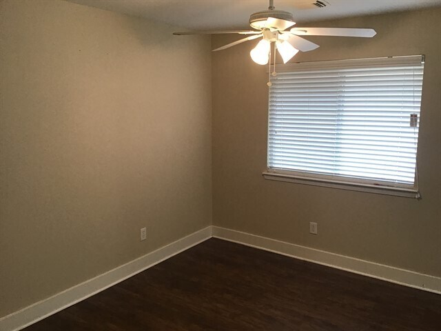 Foto del edificio - 434 Laurel Timbers Dr