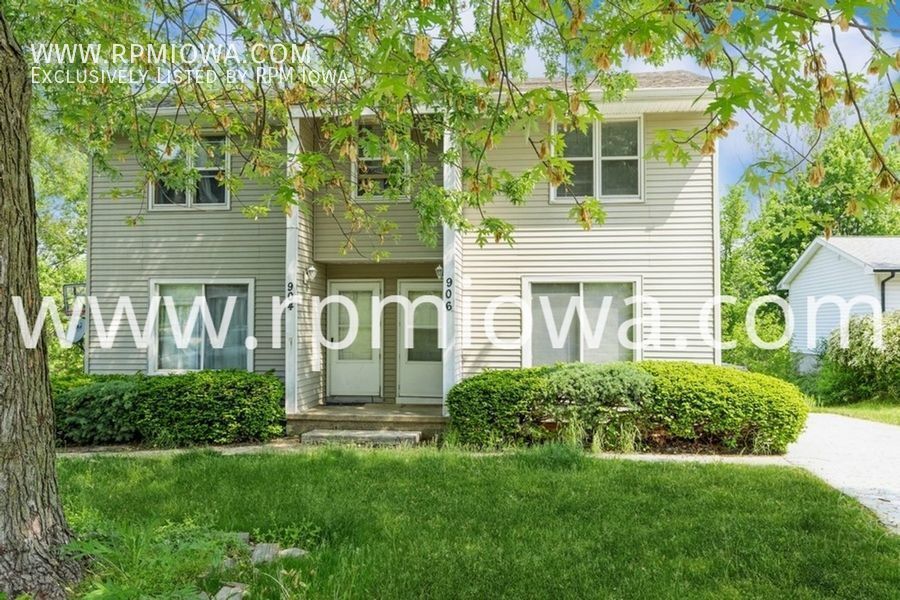 DUPLEX IN DES MOINES! 2 Bedroom, 1.5 Bathr... House Rental in Des