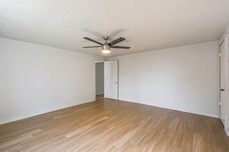 Building Photo - 1610 W 21st St Building Photo - 1610 W 21st St