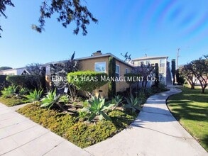 Building Photo - 4217 N Bellflower Blvd
